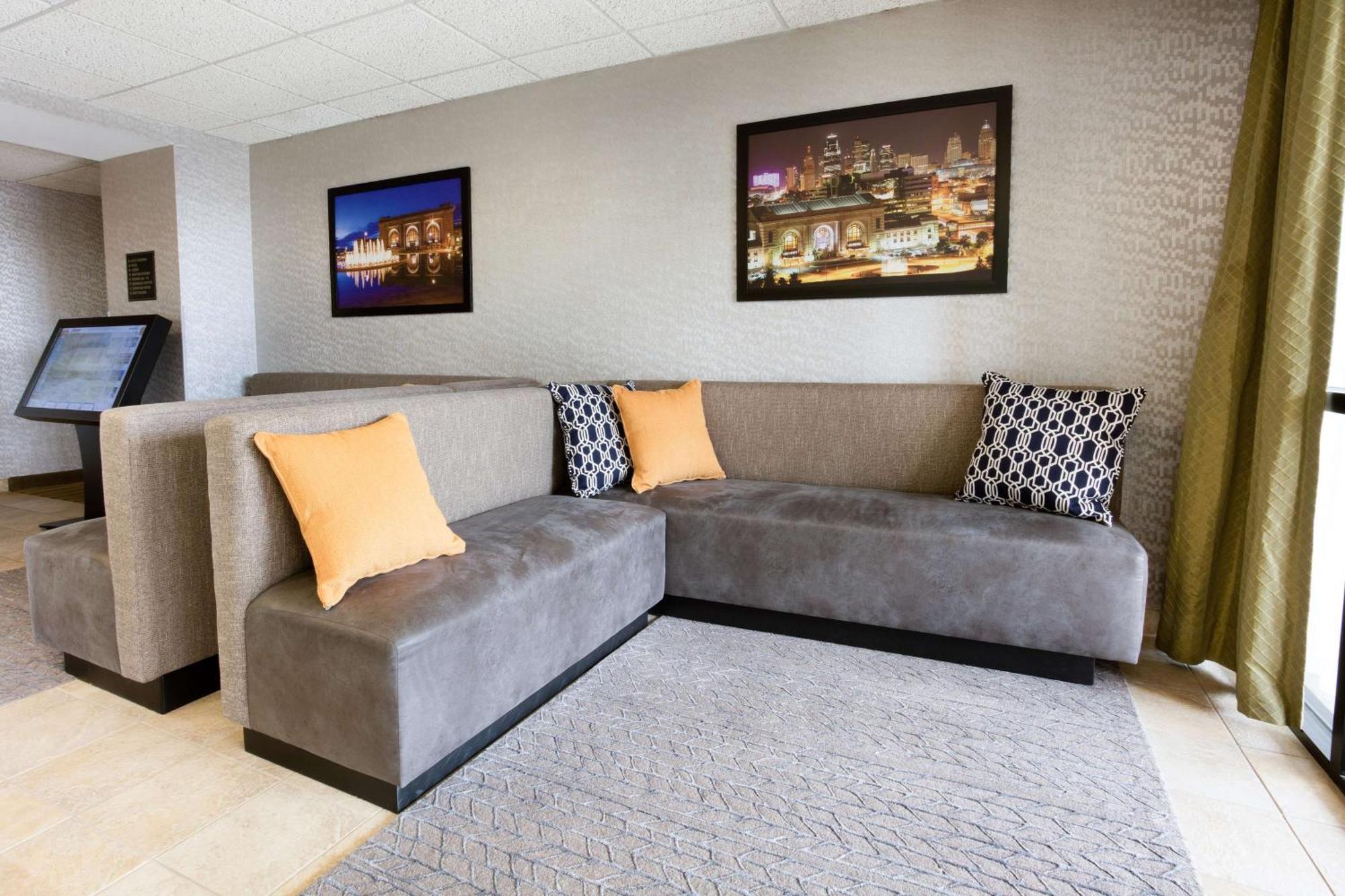 Drury Inn & Suites Kansas City Airport Exterior photo